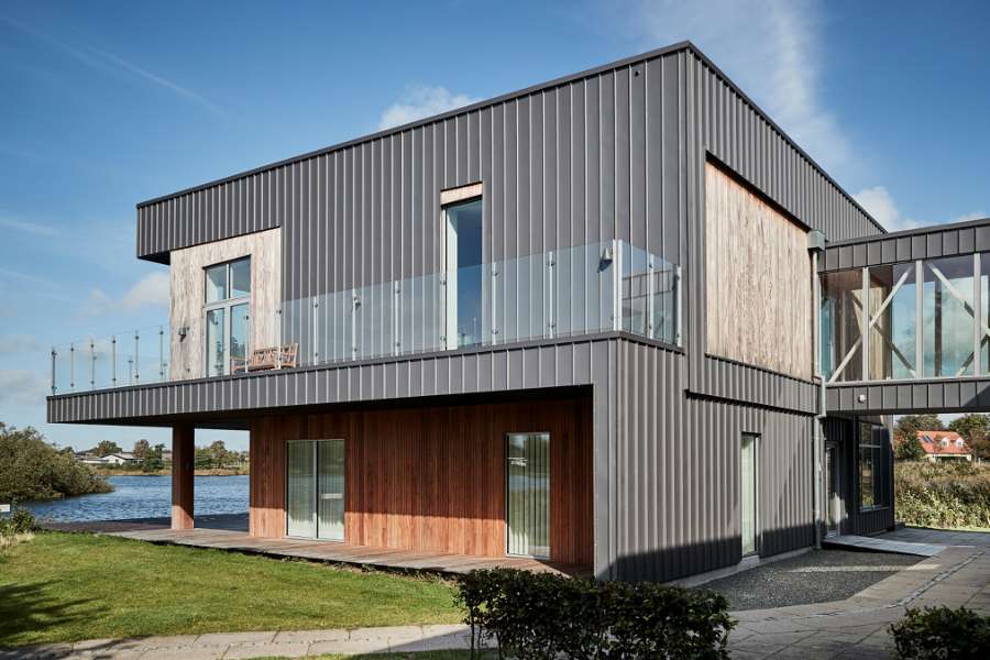 TV2 NORD – Stilistische Architektur am See, Søparken 4, 9440 Aabybro